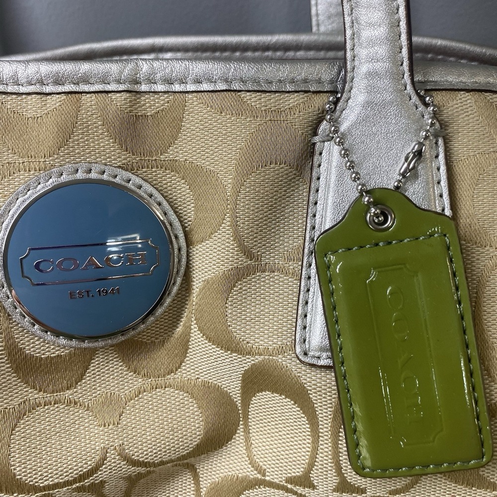 COACH One Women Shoulder Bag Purse-Canvas Beige/olive/yellow/orange Signature C‎ - Picture 2 of 15